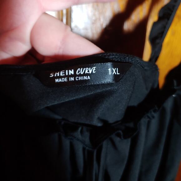 SHEIN Curve Womens Plus 1X black crop top - Picture 3 of 5